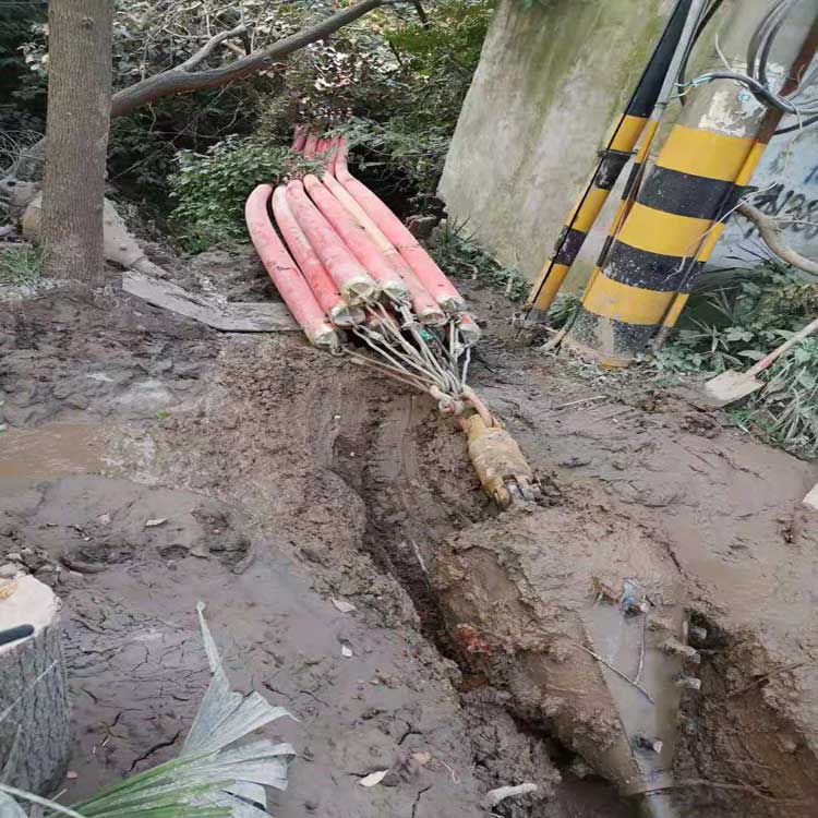 建邺拖拉管